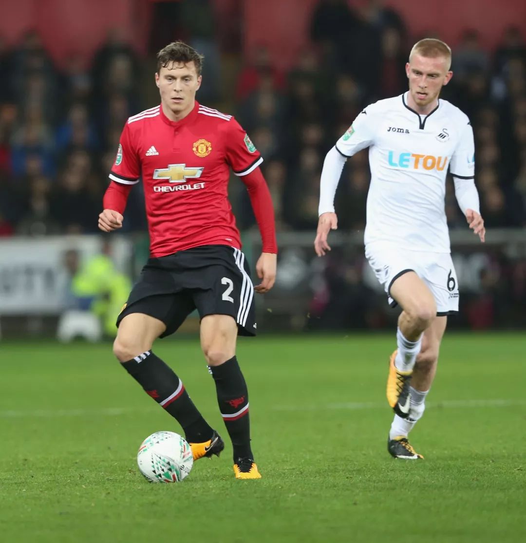 在危机中把 在危机中把